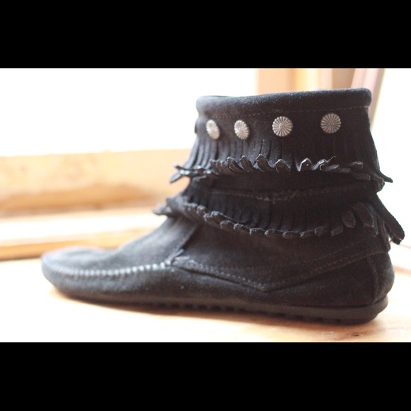 Minnetonka Shoes - Minnetonka Moccasin Black Suede Booties